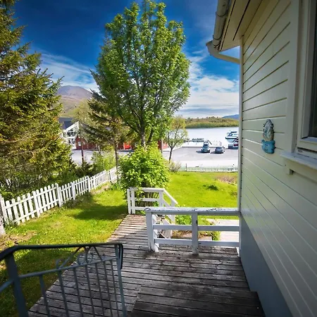 Sjolund House * Dragoy