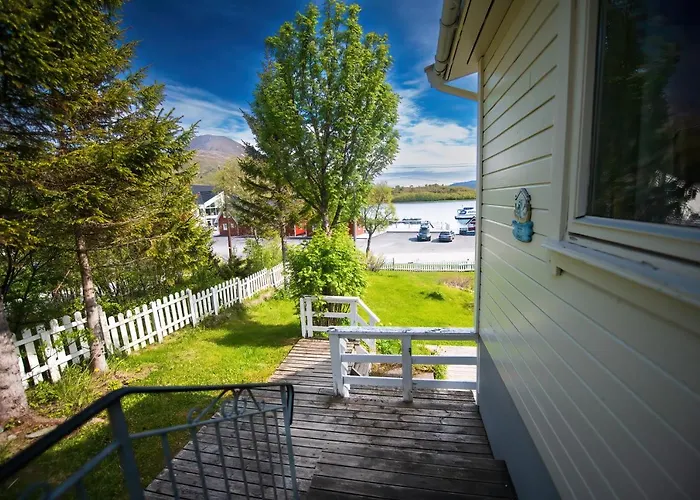 Sjolund House * Dragoy